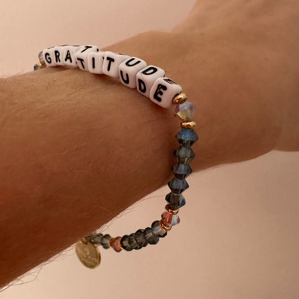 Little Words Project Bracelet - “GRATITUDE” - Blue & Pink Beads - Picture 12 of 13